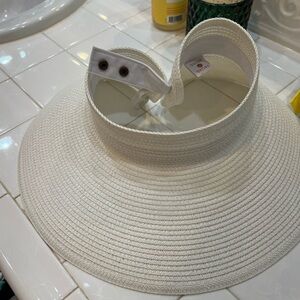 Shade and shore white sun hat in great condition